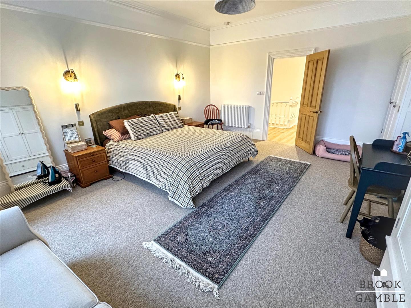 3 Bedroom Flat - Garden. Arlington Road in Eastbourne,  16